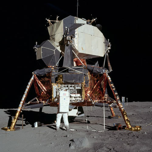 Weltall answer: APOLLO 11