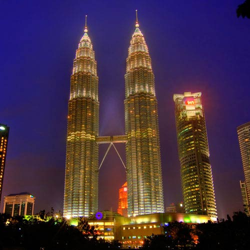 Monuments answer: TOURS PETRONAS