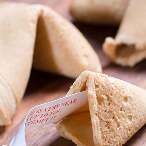 Nourriture answer: FORTUNE COOKIES