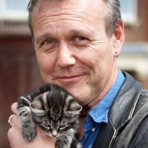 Cat Lovers answer: ANTHONY HEAD