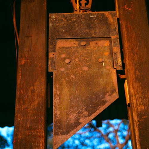 G is for... answer: GUILLOTINE