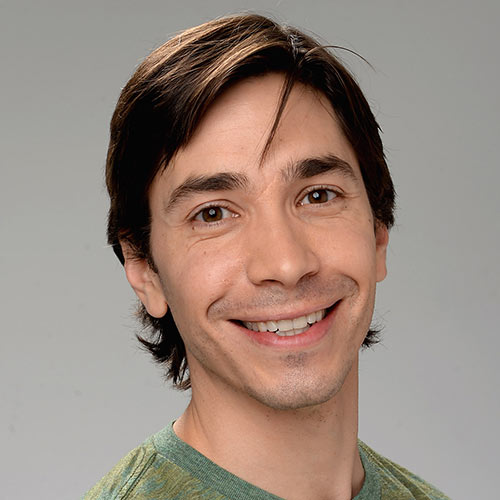 Actores answer: JUSTIN LONG