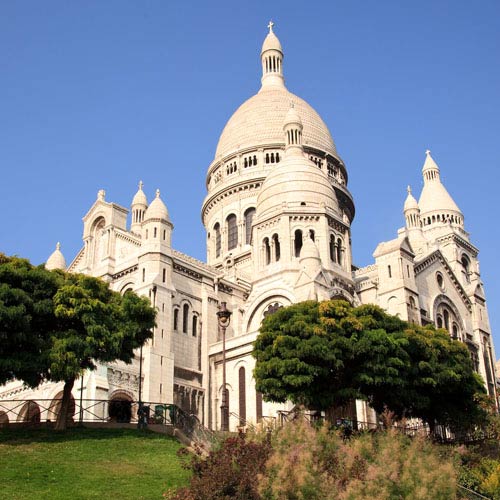 Postales answer: MONTMARTRE