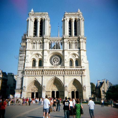 Postales answer: NOTRE DAME